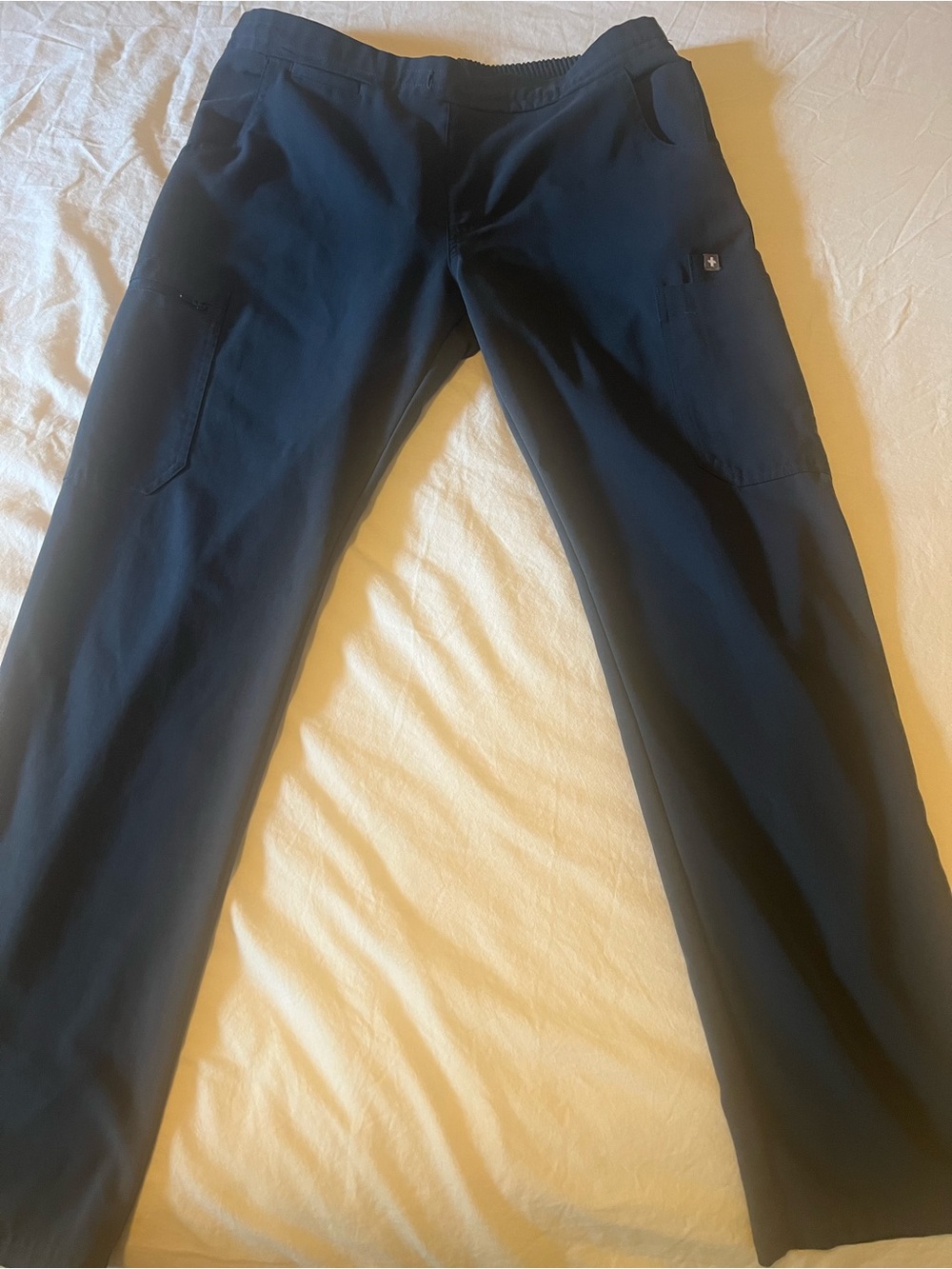 FIGS Women’s Yola Dark Harbor Scrub Pants Size Medium w Utility Pockets